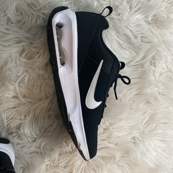 Nike Women’s Air Max Sneakers- Size 8.5 - Picture 12 of 14